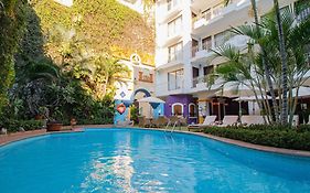 Los Arcos Suites